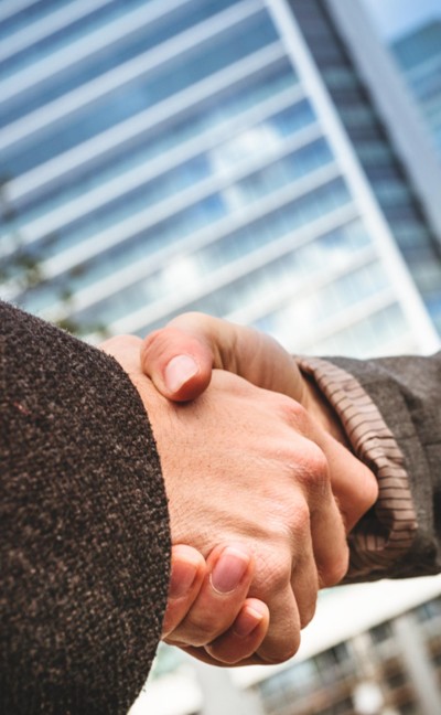Principios éticos - Apretón de manos profesional